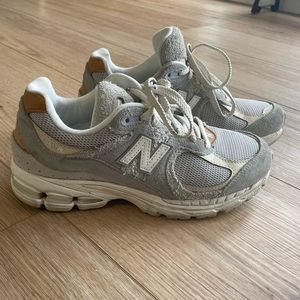 New balance sneakers women’s 8